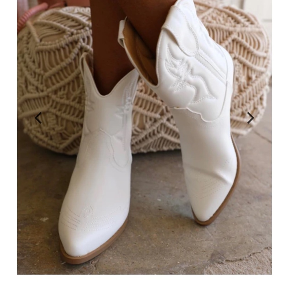 White Sticked Western Ankle Boots Size 8 - Picture 2 of 15
